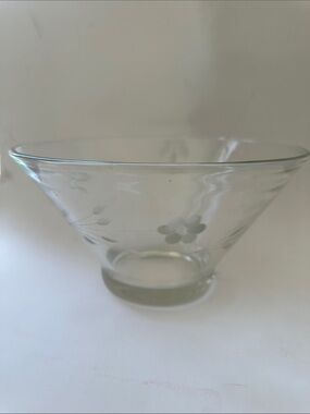 Clear vintage Glass Bowl - Transparent etched floral Glass pattern